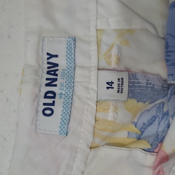 Old Navy colorful floral women's shorts size 14 - Picture 3 of 7